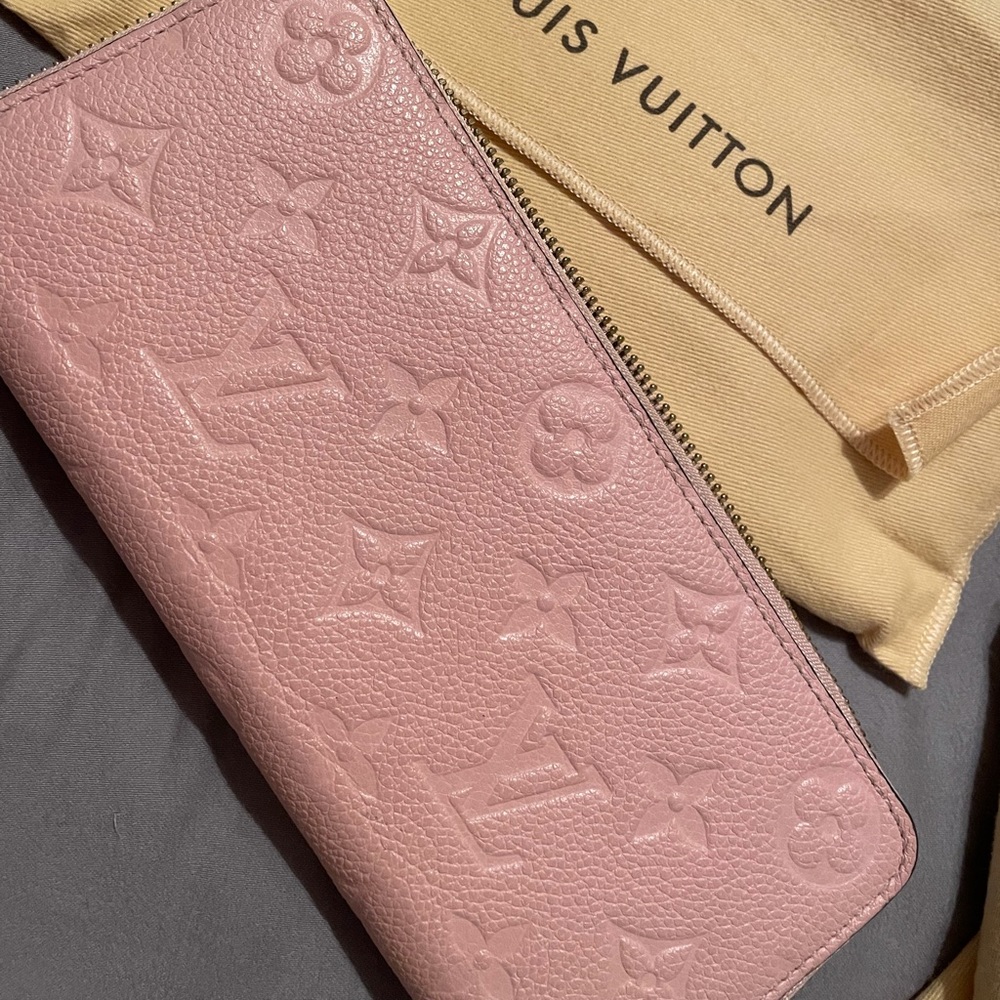 Louis Vuttion Wallet